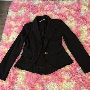 Black Blazer with Notched Lapels and Fitted Silhouette